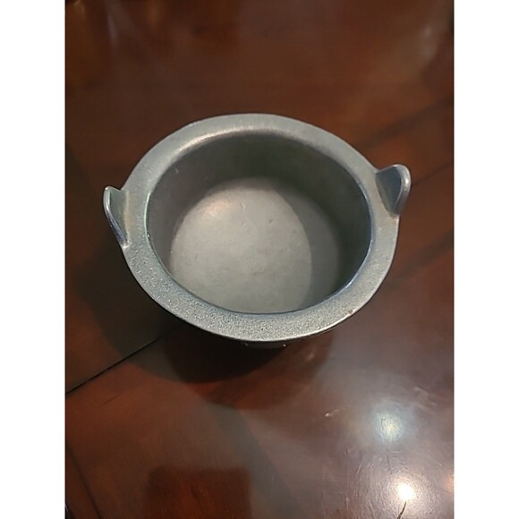 Vtg Pewter 3 Foot Cauldron Dog Show Award LRC By Wilton 4.5" Wide X2.5" Tall - Picture 3 of 5